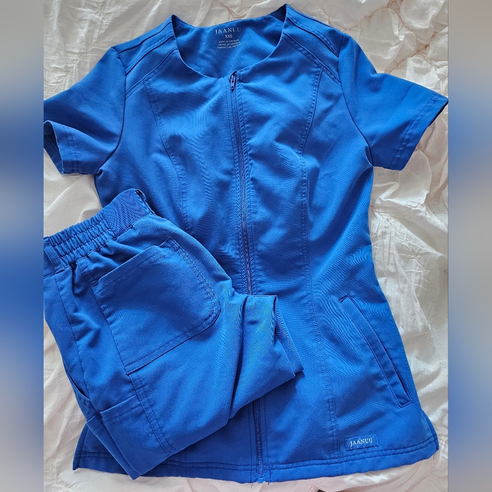 Jaanuu Scrub Set- Royal Blue